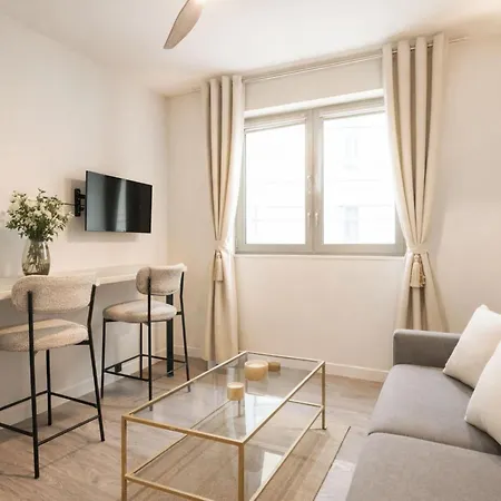 Stunning - Champs Elysees Apartman *