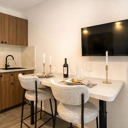 Stunning - Champs Elysees Apartman *