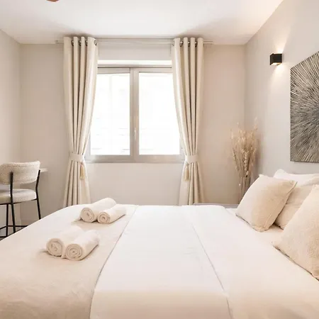 Stunning - Champs Elysees Apartman