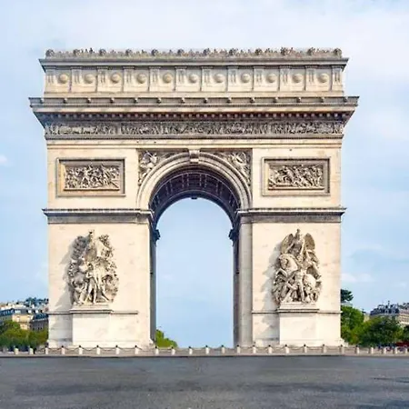 Stunning - Champs Elysees
